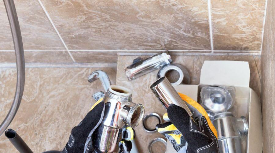 Professional gutter cleaning in Flemington, MO